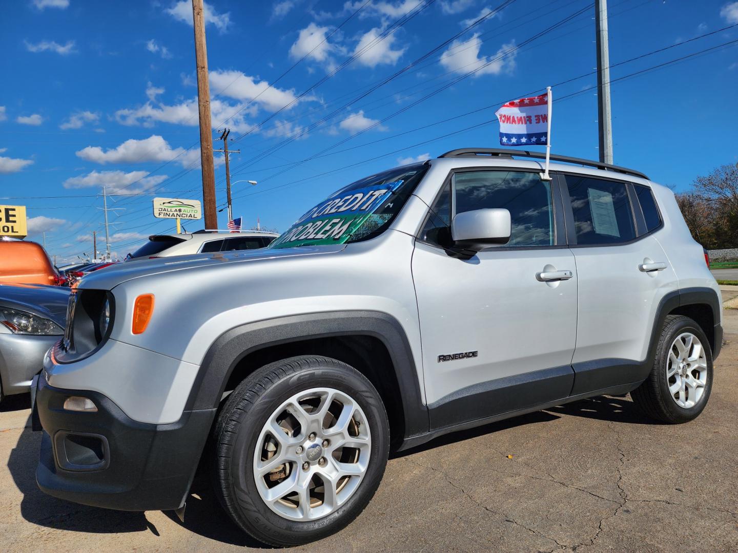 2016 SILVER Jeep Renegade Latitude (ZACCJABT4GP) with an 2.4L L4 DOHC 16V engine, AUTO transmission, located at 2660 S.Garland Avenue, Garland, TX, 75041, (469) 298-3118, 32.885551, -96.655602 - Photo#7